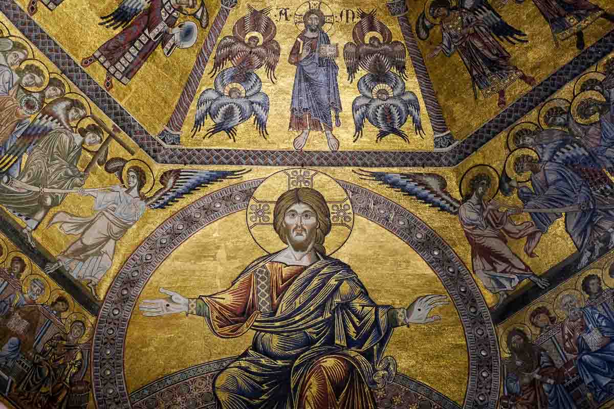 gold mosaic of jesus on judgement day  ]
