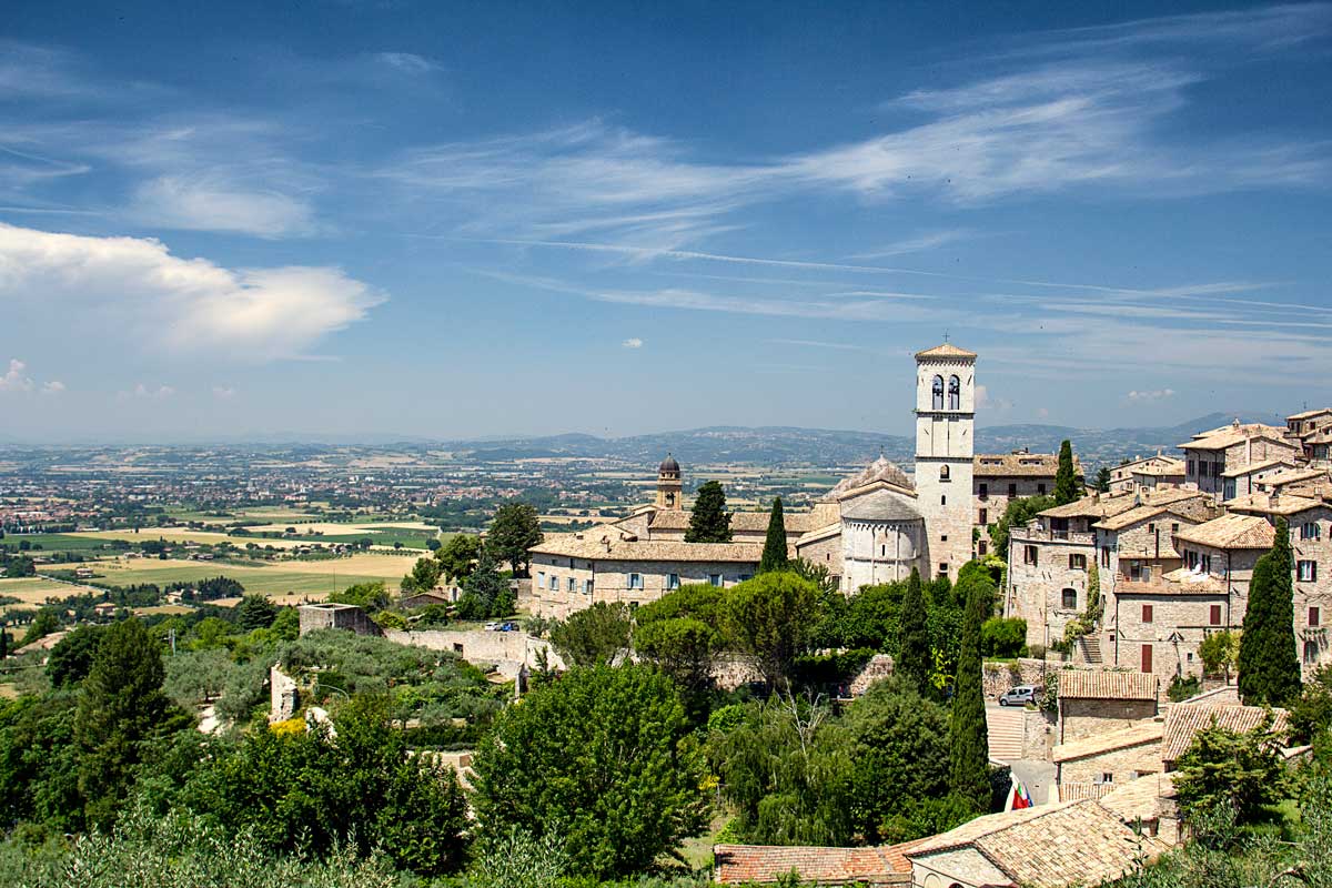 40 Best Movies Set in Italy: Romance, Drama and Laughs 1 medieval town set amongst rolling countryside in italy