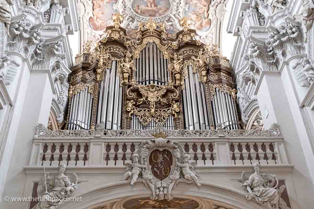 massive organ in passau st stephens cathedral